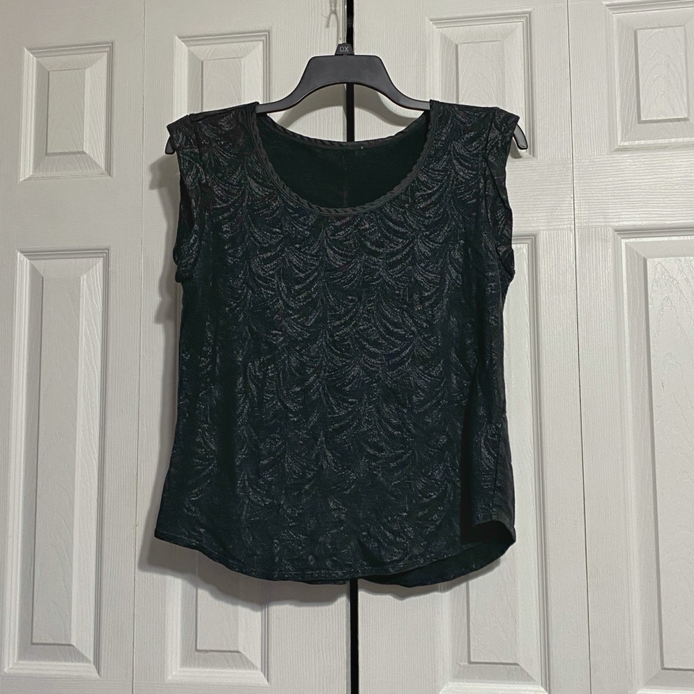 Black cotton blend two tone tee shirt size LARGE
